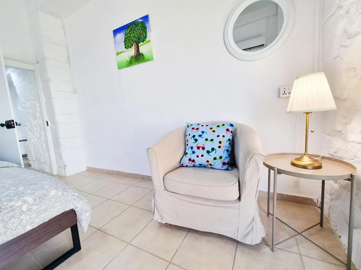 Aladdin'S Hostel Larnaca